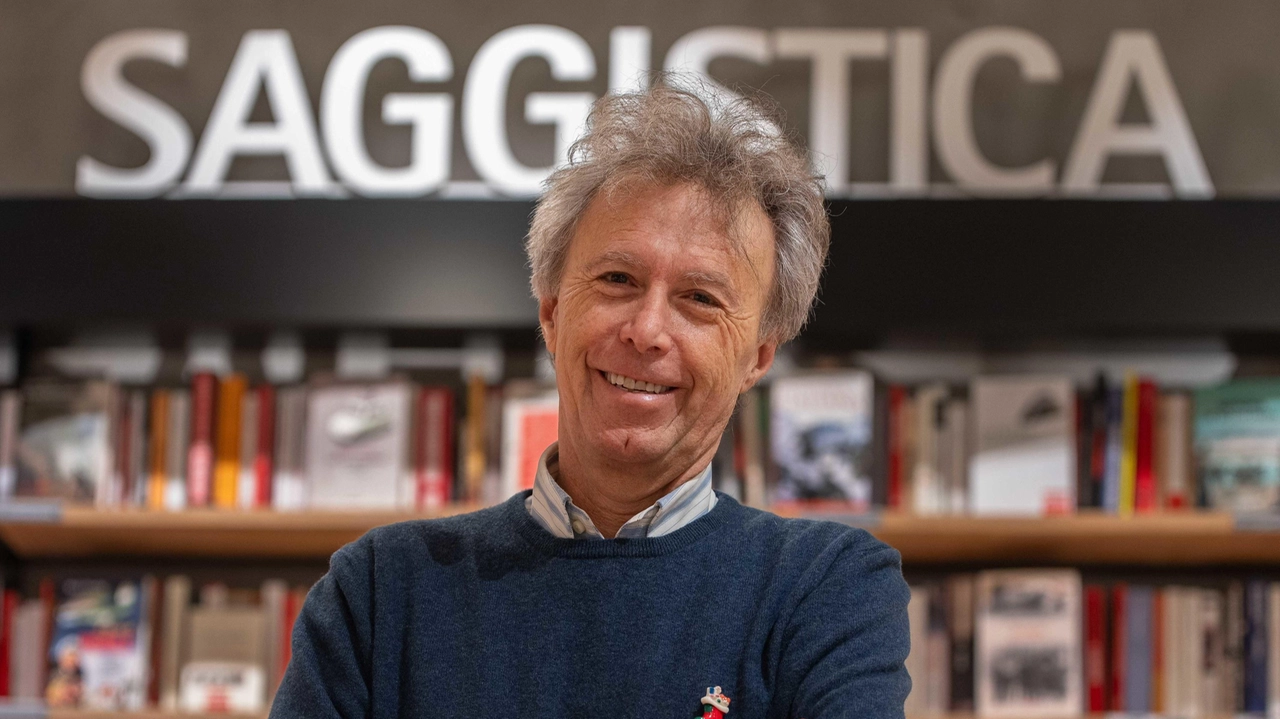 Paolo Colombo esplora la storia italiana del dopoguerra attraverso una narrazione personale e riflessioni sulla società odierna. Paolo Colombo esplora la storia italiana del dopoguerra attraverso una narrazione personale e riflessioni sulla società odierna.