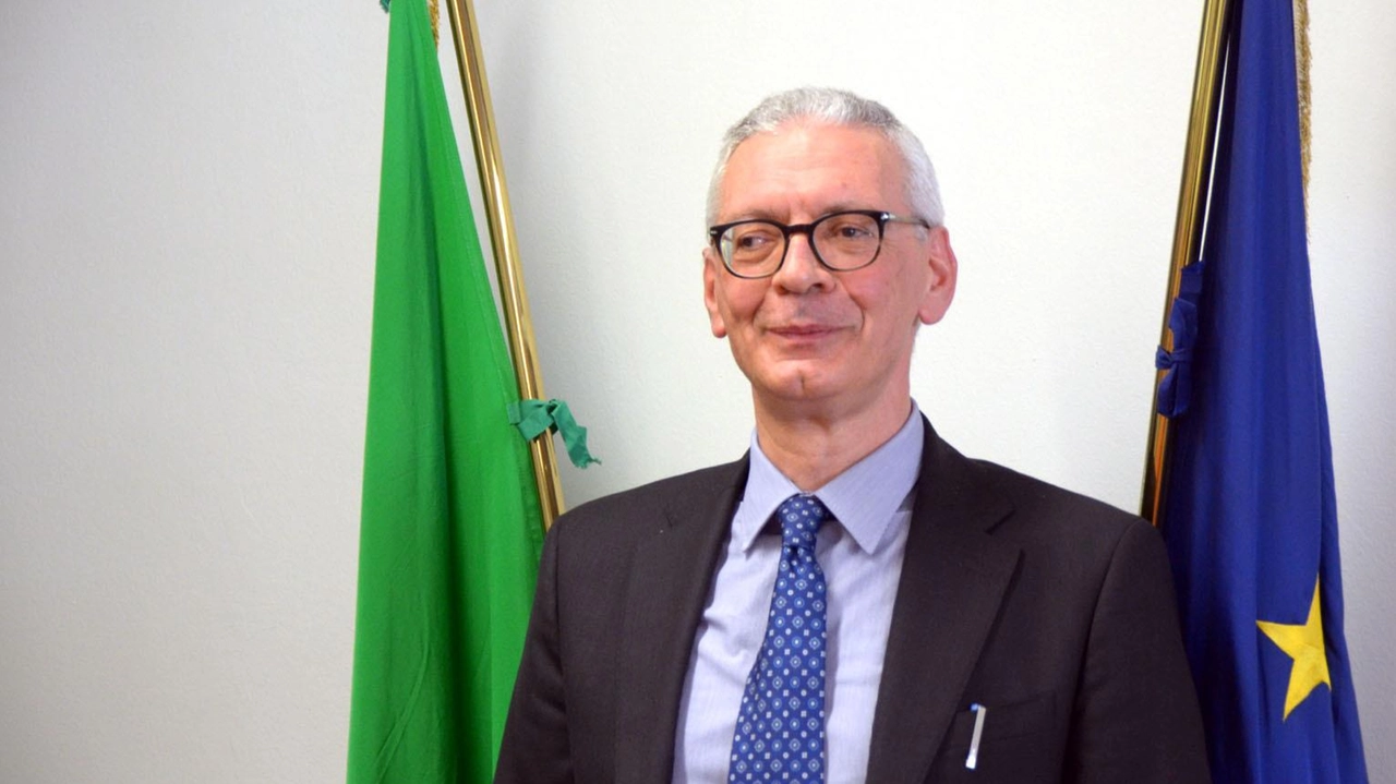 Lecco, città di bulli e di violenti. Lo denuncia Christian G., studente dell’istituto superiore del capoluogo Giuseppe Parini, che... Lecco, città di bulli e di violenti. Lo denuncia Christian G., studente dell’istituto superiore del capoluogo Giuseppe Parini, che...