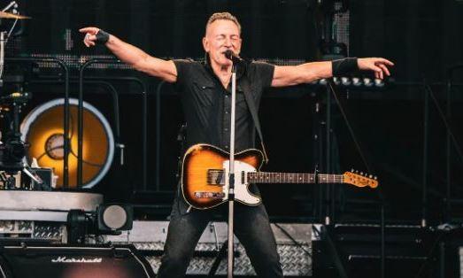 Gemelle rock in nome del Boss: "Siamo diventate 18enni con lui. Una passione da madre in figlia" Gemelle rock in nome del Boss: "Siamo diventate 18enni con lui. Una passione da madre in figlia"