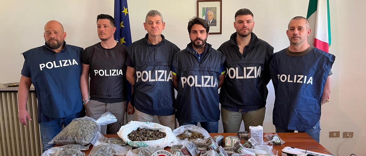Venti chili di droga sul tetto, smantellato market dello spaccio fra Crema e Treviglio: pusher arrestato