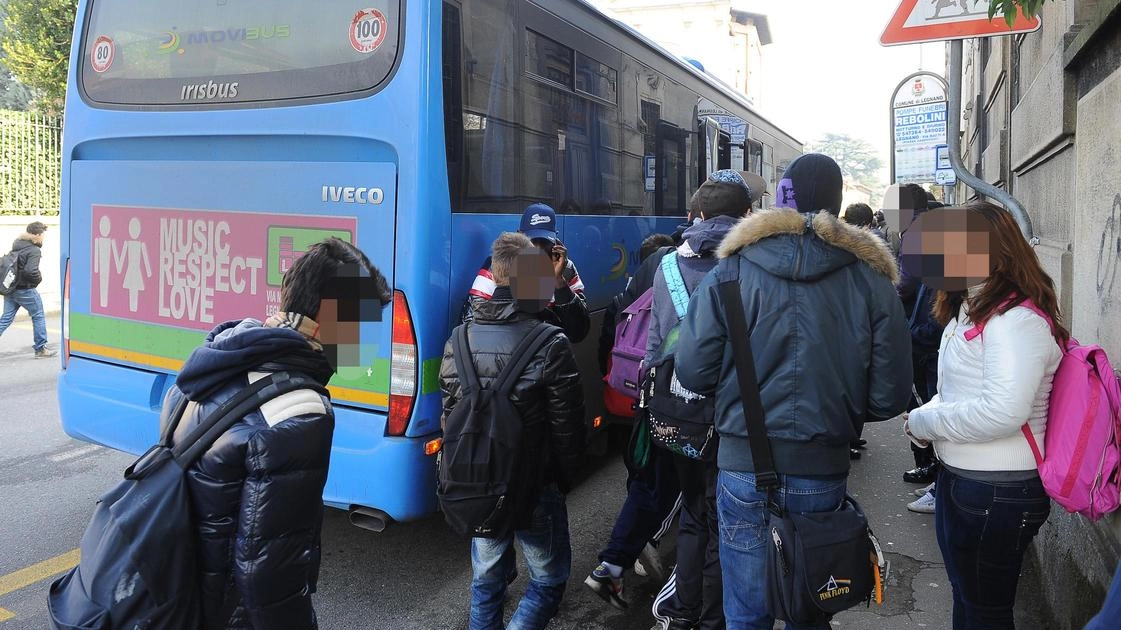 Legnano, venerdì Radice e l’assessore Bianchi incontreranno i vertici. Si cercano soluzioni alternative all’arretramento della fermata a Molino Dorino. Legnano, venerdì Radice e l’assessore Bianchi incontreranno i vertici. Si cercano soluzioni alternative all’arretramento della fermata a Molino Dorino.