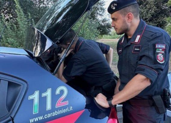 Bloccata in auto a Sesto Calende la banda specializzata in furti di vestiti griffati Bloccata in auto a Sesto Calende la banda specializzata in furti di vestiti griffati