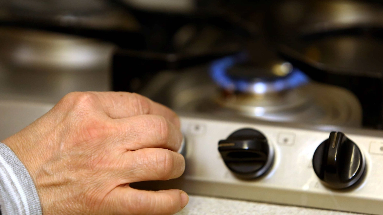 Luce e gas: bollette in calo a Milano, ma meno che nel resto d’Italia. I motivi