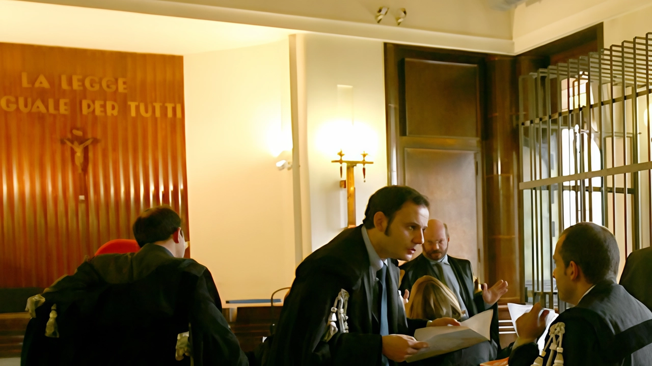 L’uomo era stato arrestato anche per aver manomesso il dispositivo ed essersi recato in un bar frequentato dalla giovane L’uomo era stato arrestato anche per aver manomesso il dispositivo ed essersi recato in un bar frequentato dalla giovane