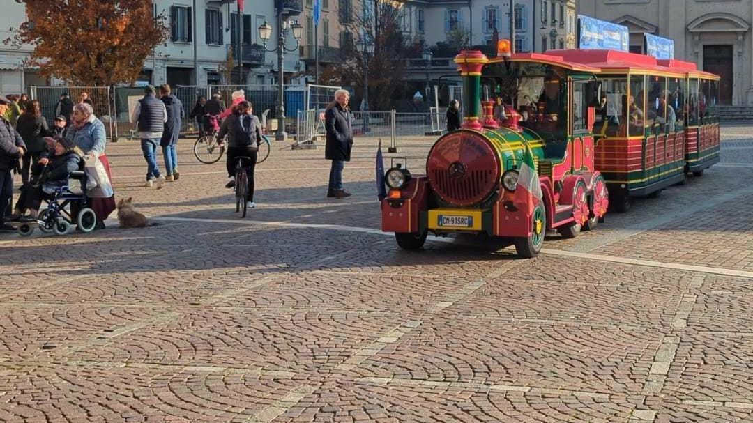 Il trenino di Natale è attivo ogni sabato e domenica fino alla Vigilia e offre tre percorsi Il trenino di Natale è attivo ogni sabato e domenica fino alla Vigilia e offre tre percorsi