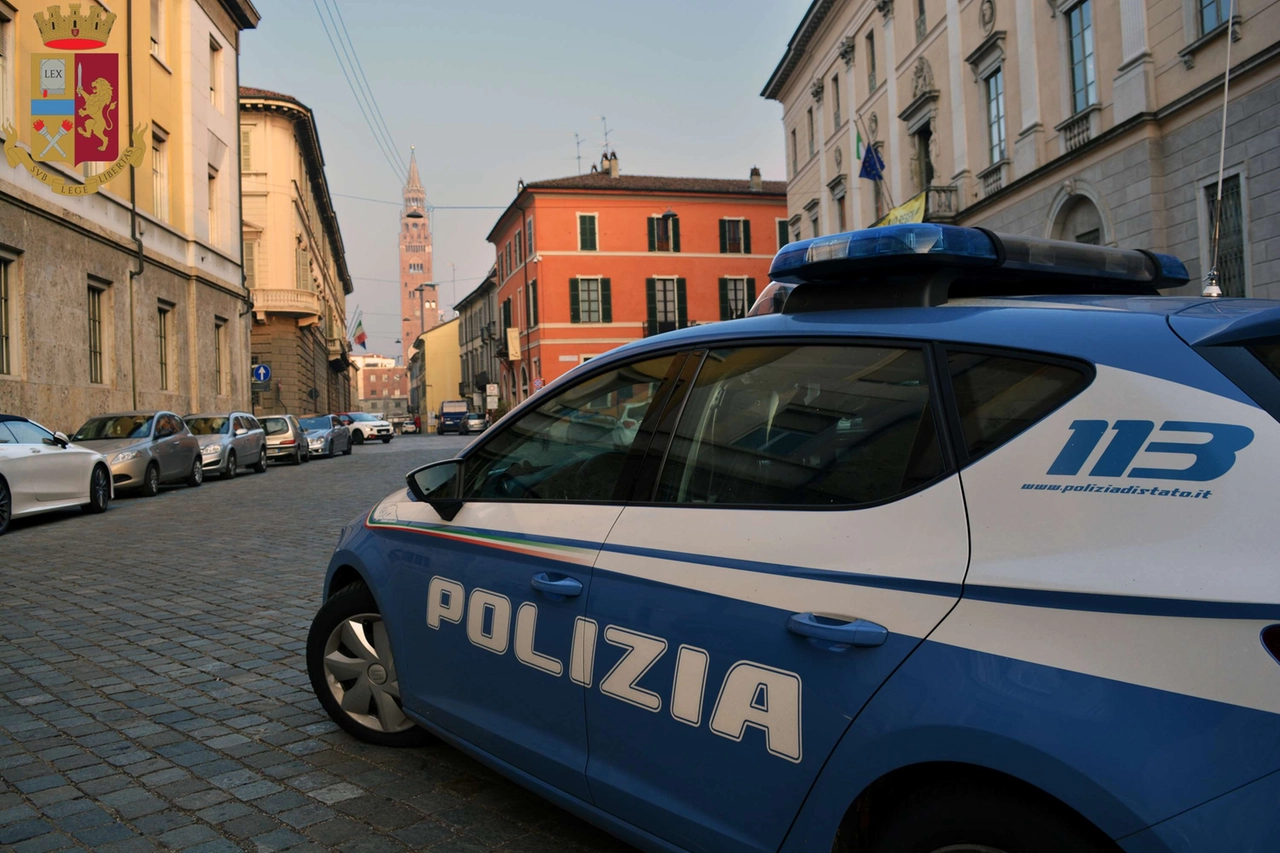La Volante allertata dalla guardia giurata ha bloccato il ladro sotto i piloni della tangenziale