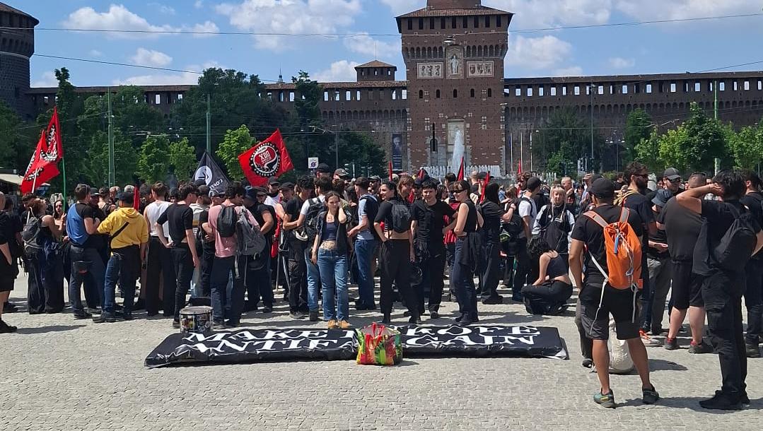 milano contro il remigration summit due manifestazioni in città per dire no all ultradestra xenofoba la diretta da Ilgiorno.it milano contro il remigration summit due manifestazioni in città per dire no all ultradestra xenofoba la diretta