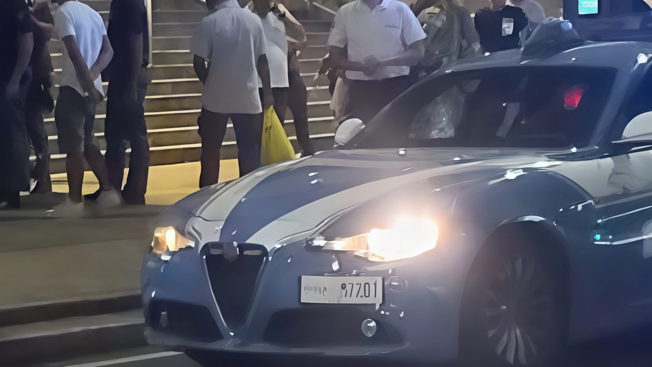 La polizia sul luogo dell’accoltellamento La polizia sul luogo dell’accoltellamento