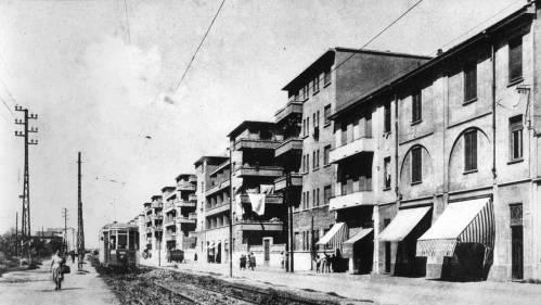 Paolo Colombo insegna Storia contemporanea e ha scritto il romanzo “Un sogno così“. Nella parabola della sua famiglia una traccia della vicenda collettiva del nostro Paese. Paolo Colombo insegna Storia contemporanea e ha scritto il romanzo “Un sogno così“. Nella parabola della sua famiglia una traccia della vicenda collettiva del nostro Paese.