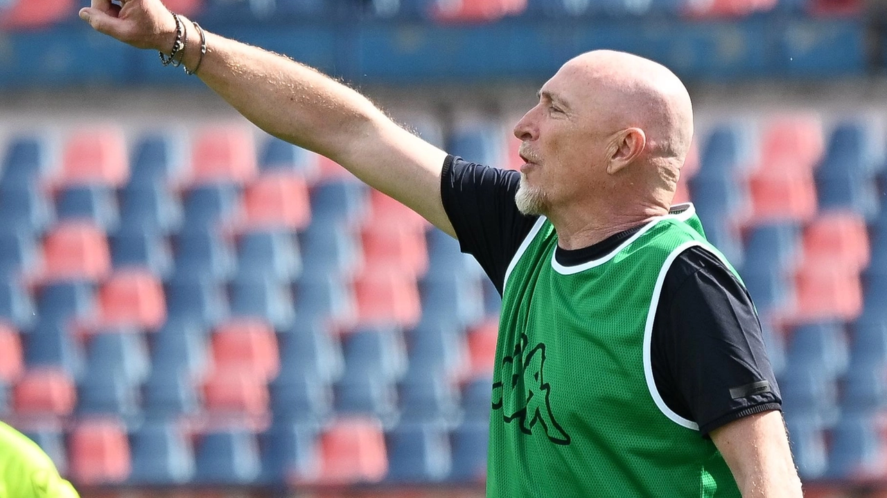 L’allenatore del Brescia, Rolando Maran, 61 anni, trova oggi il Pisa