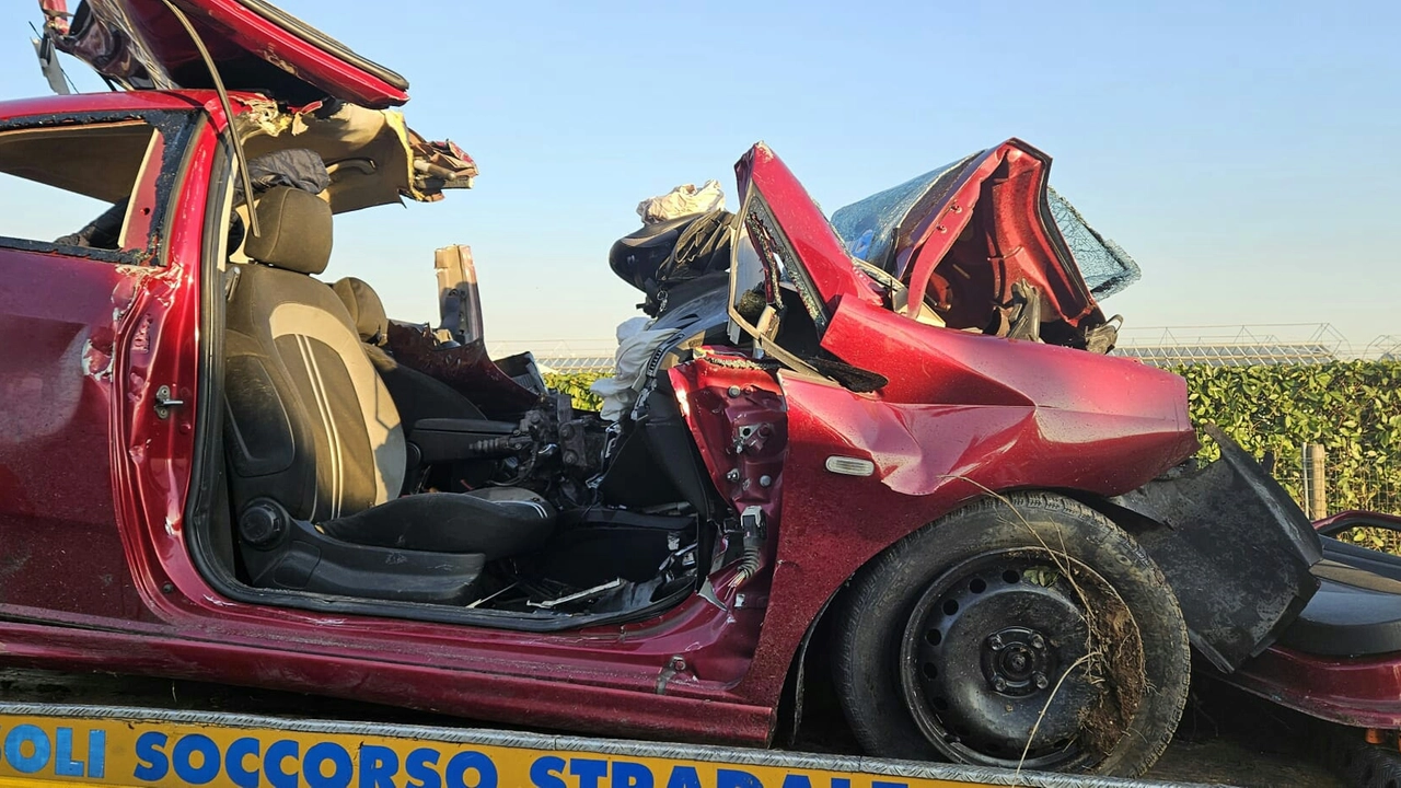 L’auto coinvolta nell’incidente mortale di Capriolo (Fotolive) L’auto coinvolta nell’incidente mortale di Capriolo (Fotolive)