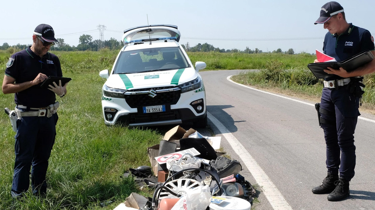 Nonostante l’avvio del servizio di raccolta rifiuti porta a porta, a Rivanazzano continuano a verificarsi casi di abbandono di immondizia... Nonostante l’avvio del servizio di raccolta rifiuti porta a porta, a Rivanazzano continuano a verificarsi casi di abbandono di immondizia...