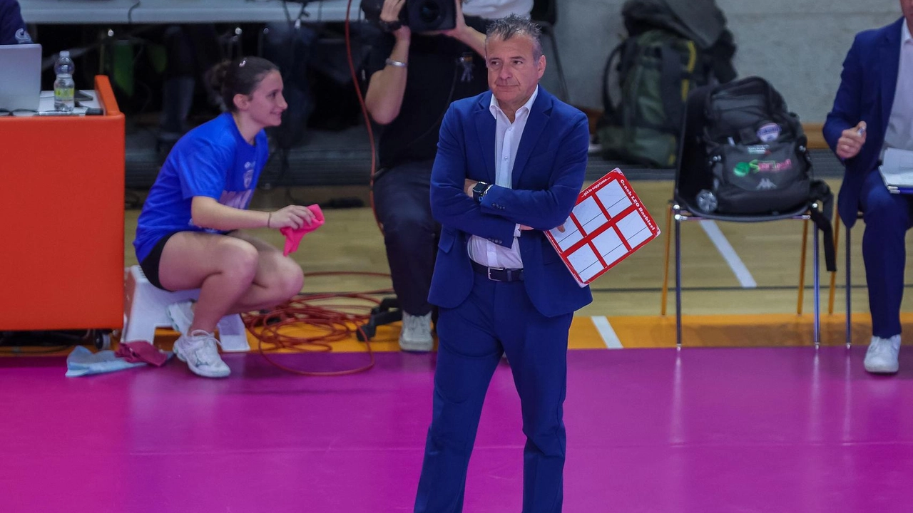 L’allenatore di Castiglione d’Adda è retrocesso nonostante alcune buone prestazioni "Con più squadre equilibrate il nostro massimo campionato guadagnerebbe interesse". L’allenatore di Castiglione d’Adda è retrocesso nonostante alcune buone prestazioni "Con più squadre equilibrate il nostro massimo campionato guadagnerebbe interesse".