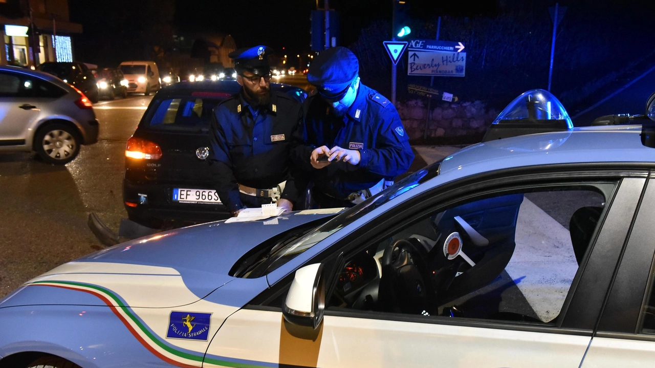 Identificato e sanzionato il responsabile dell'aggressione al centro sociale: un trentanovenne italiano con Daspo per un anno. Lite scaturita da questione di galateo. Identificato e sanzionato il responsabile dell'aggressione al centro sociale: un trentanovenne italiano con Daspo per un anno. Lite scaturita da questione di galateo.