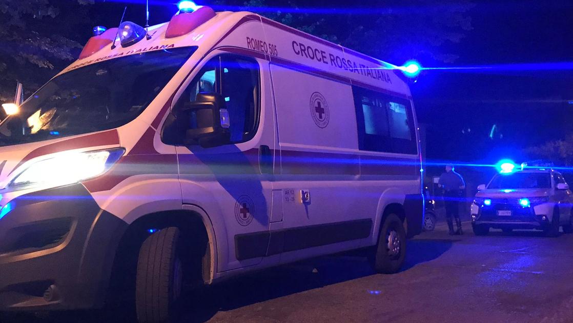 Bergamo, ragazzo di 26 anni ucciso con una coltellata alla schiena dopo la lite in strada Bergamo, ragazzo di 26 anni ucciso con una coltellata alla schiena dopo la lite in strada