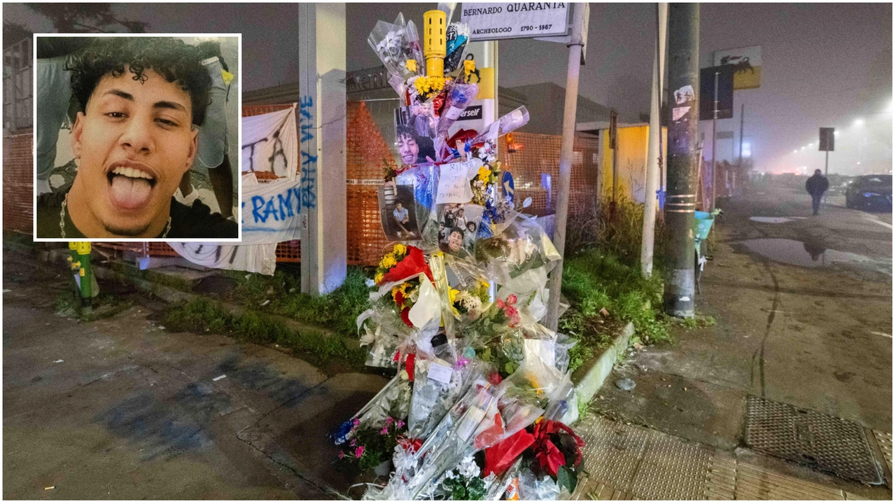 Fiori sul luogo dell'incidente; nel riquadro, Ramy Elgaml Fiori sul luogo dell'incidente; nel riquadro, Ramy Elgaml