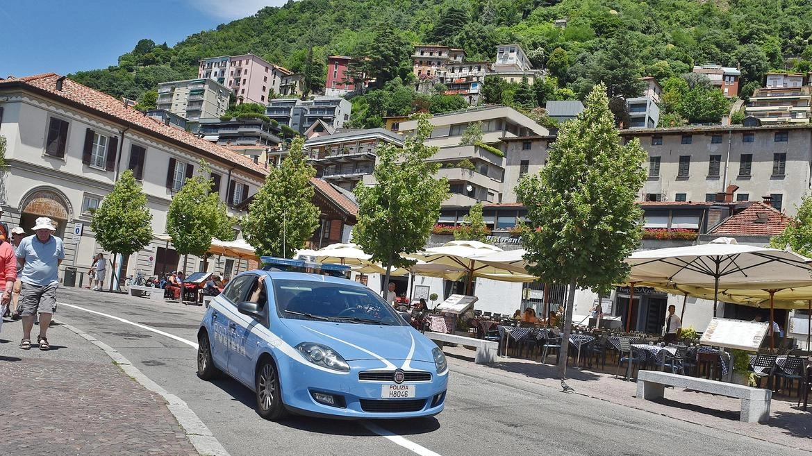 La Polizia ha osservato lo spacciatore mentre faceva i suoi giri di consegne partendo da Valbrona per poi dirigersi nell’Erbese