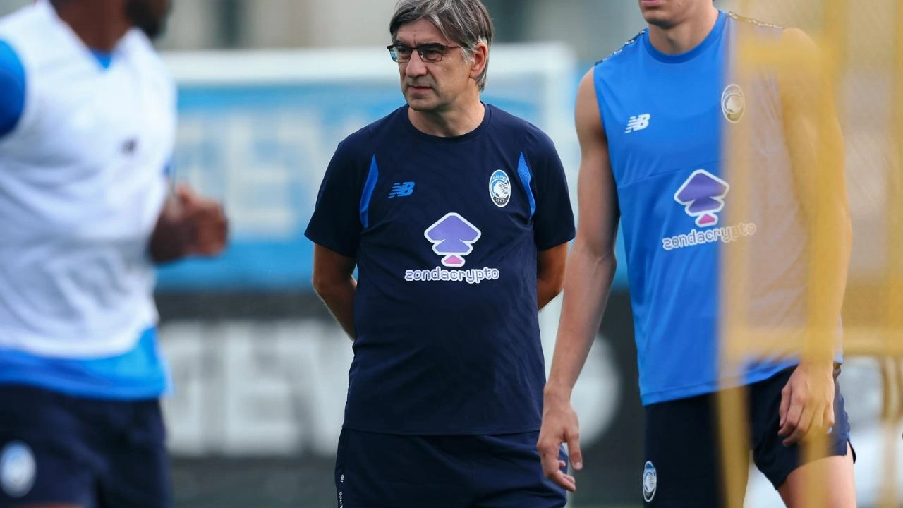 Ivan Juric ieri mattina durante il suo primo allenamento a Zingonia Il tecnico era stato dimesso mercoledì all’ospedale dopo un’infezione alla gola