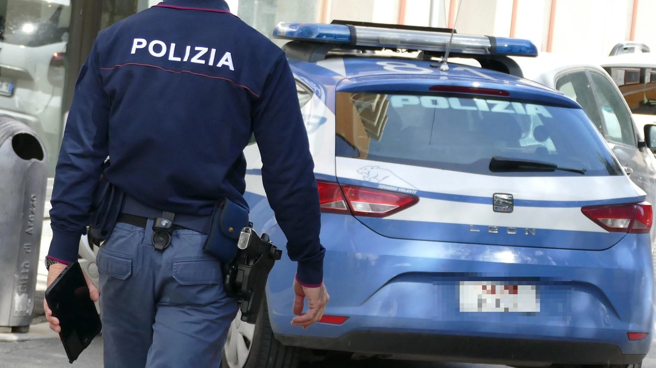 In azione la polizia (foto di archivio) In azione la polizia (foto di archivio)