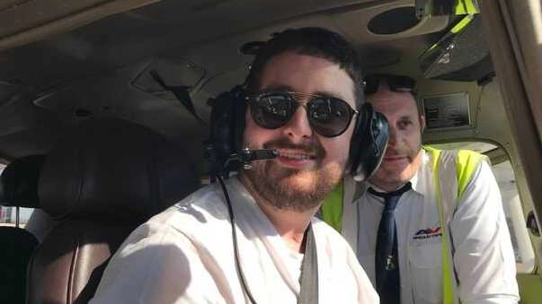 Nicolo Maja con il pilota Cristian Lamera, sull'aereo decollato da Venegono Inferiore