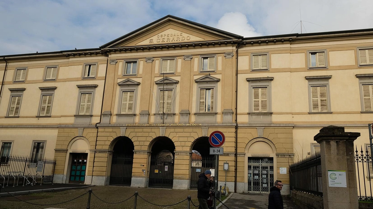 L’ingresso dell’ospedale Umberto I: dal 1946 tornò ad avere il nome di San Gerardo L’ingresso dell’ospedale Umberto I: dal 1946 tornò ad avere il nome di San Gerardo