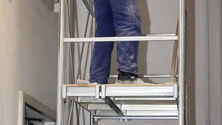Anche muri e soffitti da rimodernare Anche muri e soffitti da rimodernare