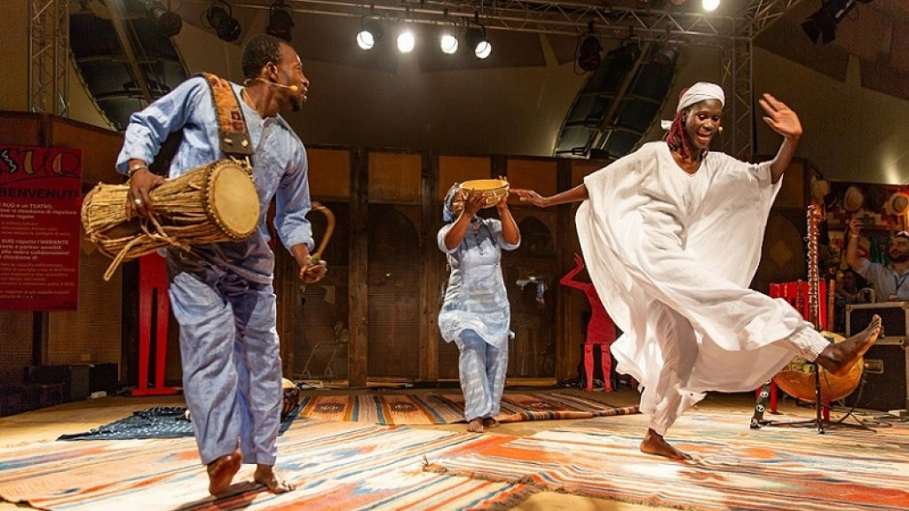 Como, al Teatro Sociale in scena ‘Kanu’: uno spettacolo di narrazione e musica per famiglie