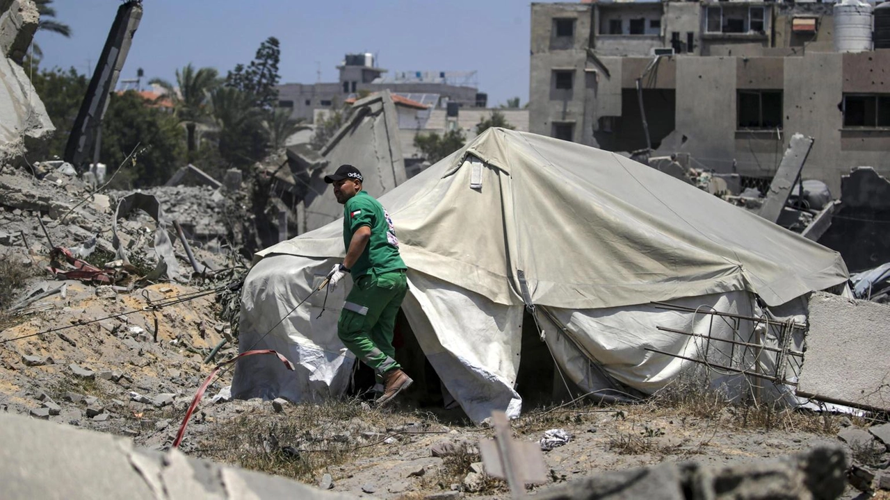 Almeno 21 palestinesi sono stati uccisi dagli attacchi israeliani a Gaza dall'alba. Lo scrive Al Jazeera, citando fonti mediche della... Almeno 21 palestinesi sono stati uccisi dagli attacchi israeliani a Gaza dall'alba. Lo scrive Al Jazeera, citando fonti mediche della...