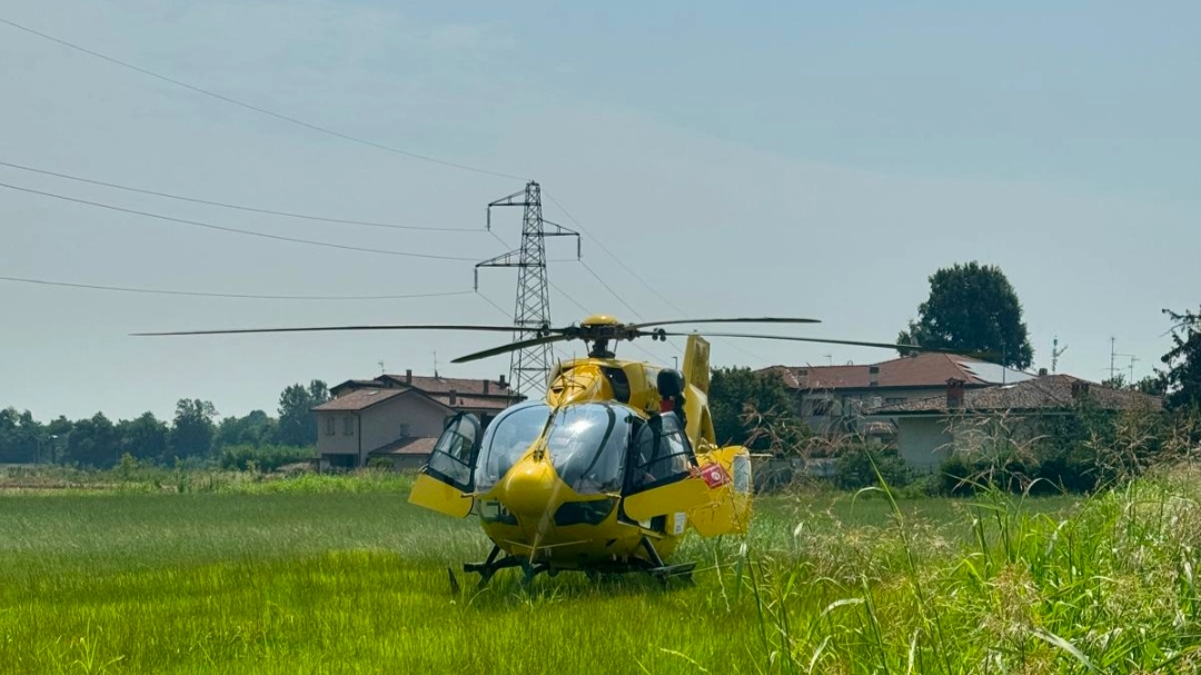Il ferito è stato accompagnato in ospedale in elisoccorso Il ferito è stato accompagnato in ospedale in elisoccorso