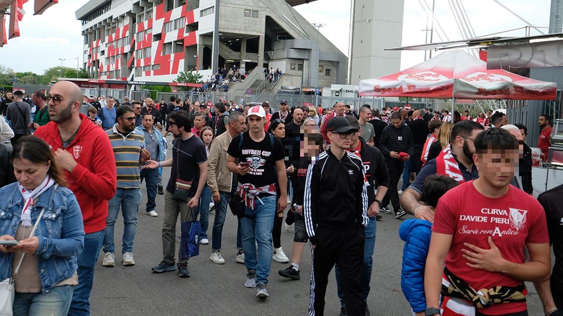 Il Monza ritorna in Purgatorio, gli ultrà delusi lasciano la curva. Il sindaco Pilotto: “Un colpo per la città” Il Monza ritorna in Purgatorio, gli ultrà delusi lasciano la curva. Il sindaco Pilotto: “Un colpo per la città”