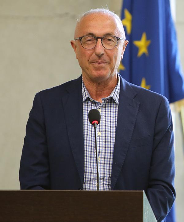 la festa della discordia botta e risposta a muggi242 tra sindaco messina e pd