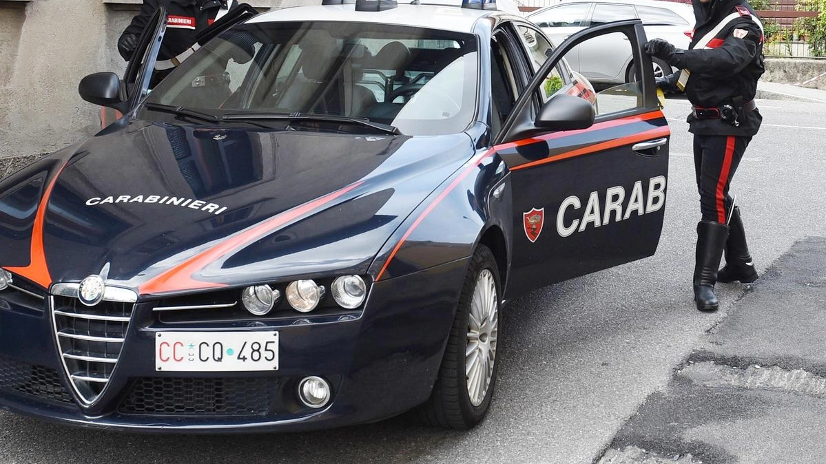 LAMBRUGO (Como) Al telefono, quando l’hanno chiamata, era convinta ci fossero il responsabile della sicurezza della banca e i carabinieri di... LAMBRUGO (Como) Al telefono, quando l’hanno chiamata, era convinta ci fossero il responsabile della sicurezza della banca e i carabinieri di...