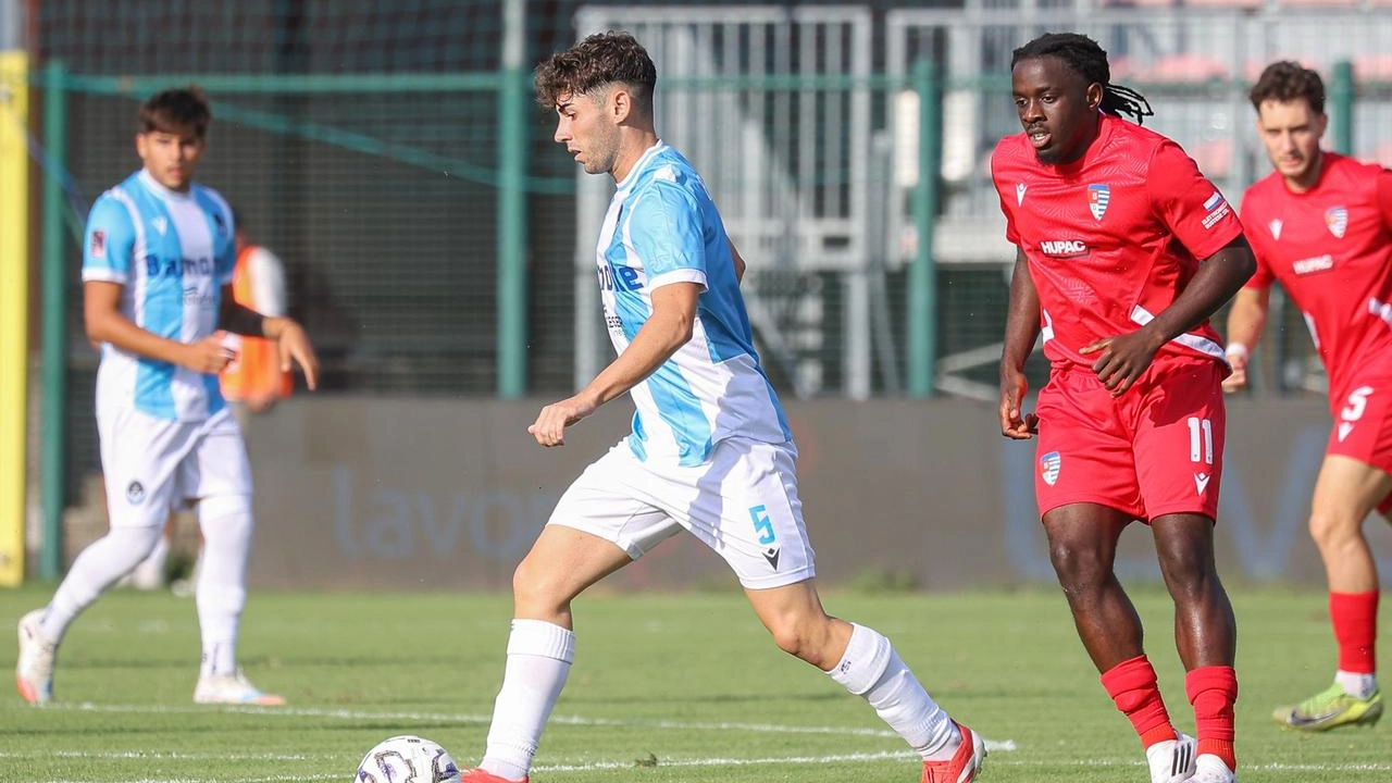 Alessandro Berretta in azione durante la sfida di campionato tra Giana e Pro Patria