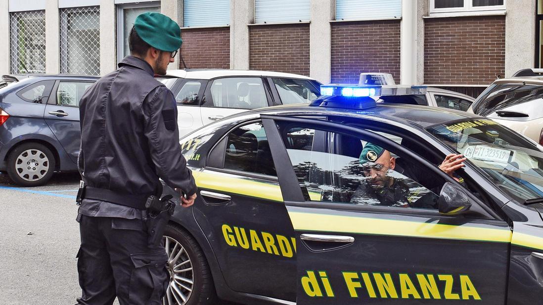 Operai in nero ed evade il fisco. Scatta sequestro di 200mila euro Operai in nero ed evade il fisco. Scatta sequestro di 200mila euro