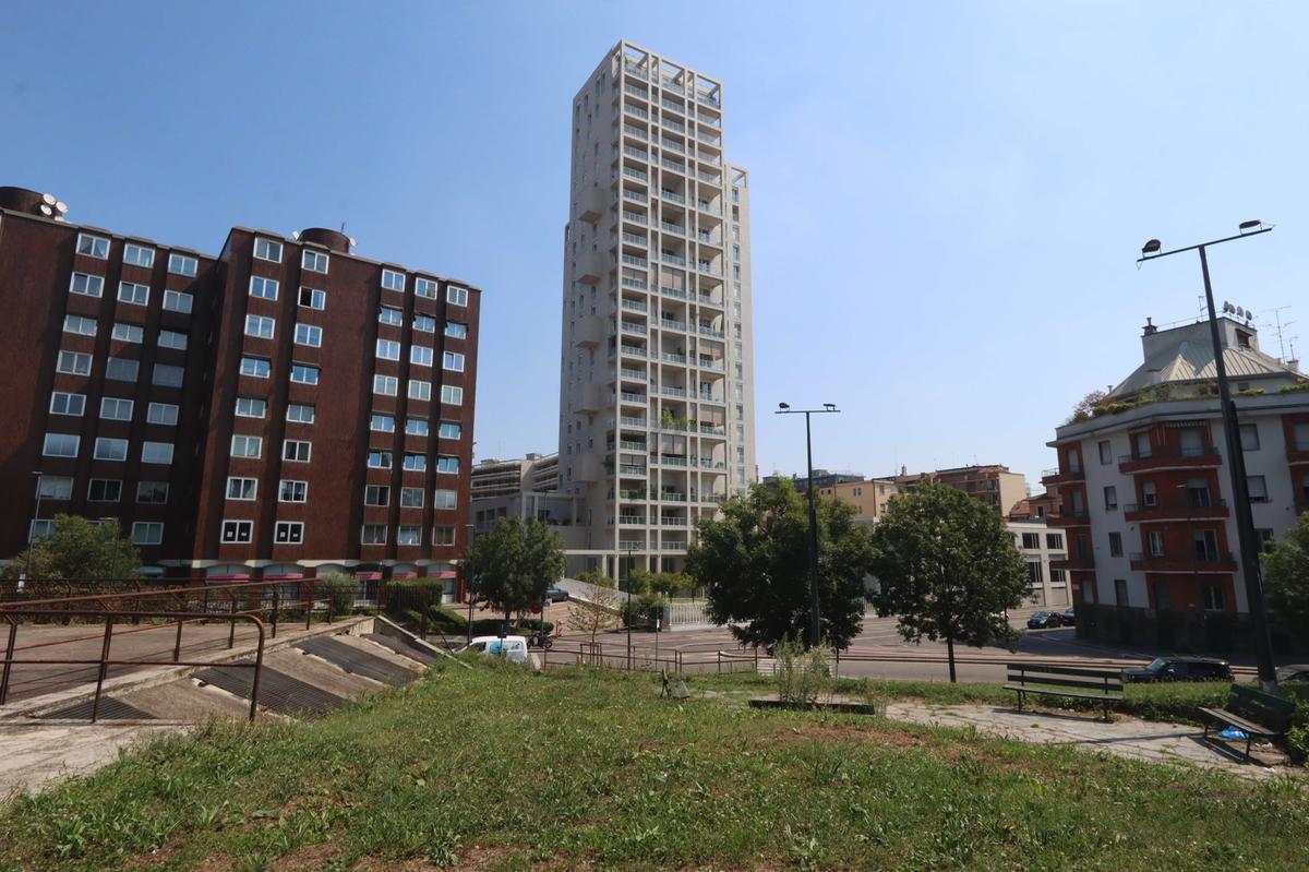 Le due facce di Torre Milano: progetto già a processo ma amatissima dai turisti Le due facce di Torre Milano: progetto già a processo ma amatissima dai turisti