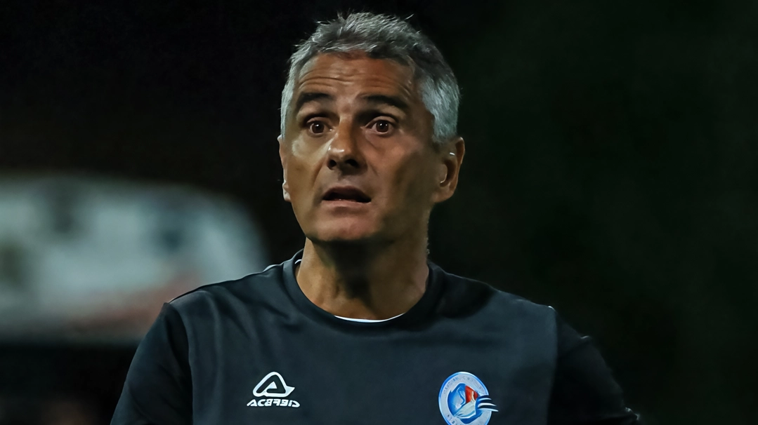 L'AlbinoLeffe pareggia 1-1 con il Vicenza in Serie C, con gol di Leverbe e Longo. Della Latta espulso. Risultati e classifica della terza giornata. L'AlbinoLeffe pareggia 1-1 con il Vicenza in Serie C, con gol di Leverbe e Longo. Della Latta espulso. Risultati e classifica della terza giornata.
