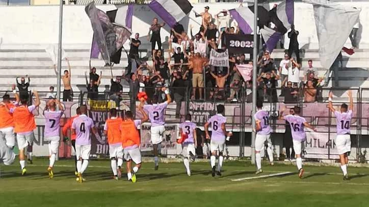 Legnano, il dg Nava ha salutato il club. "Spiaciuto non si sia concretizzato il progetto serie D. Ho dato tutto. Chissà, un giorno potremmo rivederci". Legnano, il dg Nava ha salutato il club. "Spiaciuto non si sia concretizzato il progetto serie D. Ho dato tutto. Chissà, un giorno potremmo rivederci".