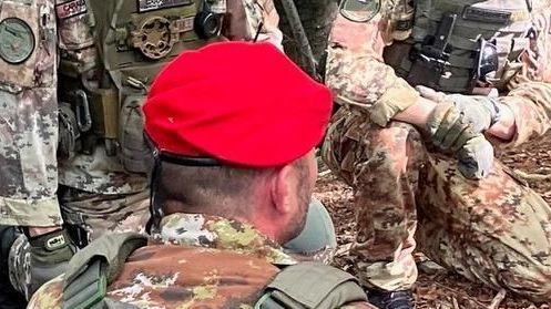 Blitz nei boschi dello spaccio. Pusher colto in flagranza. Bivacco smantellato e arresto Blitz nei boschi dello spaccio. Pusher colto in flagranza. Bivacco smantellato e arresto