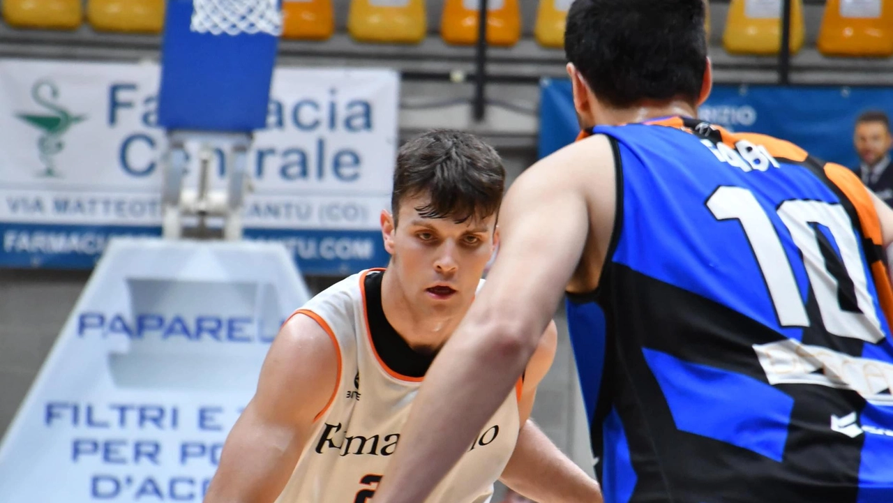 L’ala Stefano Elli è il terzo marcatore della Rimadesio: 14 punti ma 0/4 da 3 L’ala Stefano Elli è il terzo marcatore della Rimadesio: 14 punti ma 0/4 da 3