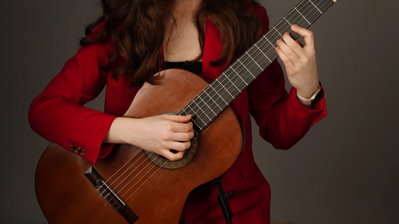 La musicista Vasilina Shashkova talento della chitarra classica aprirà la rassegna a Nova Milanese a Villa Vertua Masolo