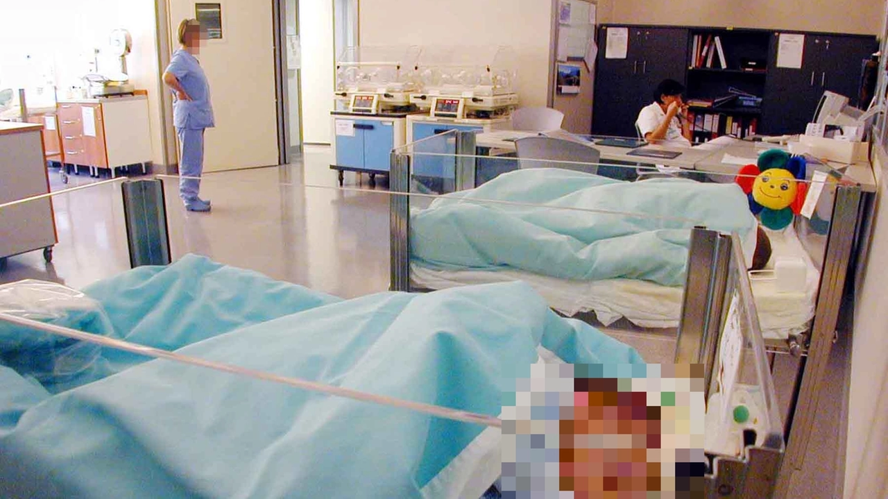 Il punto nascite dell'ospedale San Leopoldo Mandic è stato chiuso: a Merate non si può più partorire nemmeno nei casi urgenti come quello della 33enne di Robbiate Il punto nascite dell'ospedale San Leopoldo Mandic è stato chiuso: a Merate non si può più partorire nemmeno nei casi urgenti come quello della 33enne di Robbiate