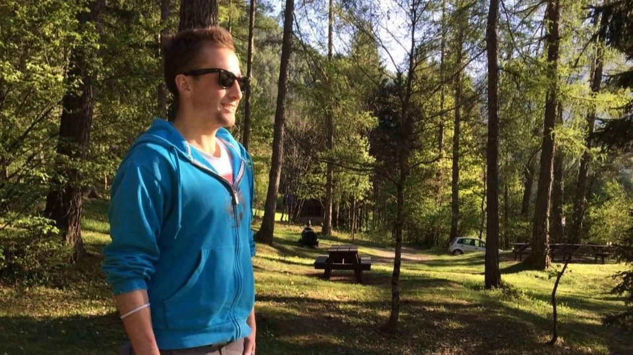 Andrea Papi aveva 26 anni: è stato ucciso dall'orsa JJ4 nei boschi del suo Trentino Andrea Papi aveva 26 anni: è stato ucciso dall'orsa JJ4 nei boschi del suo Trentino