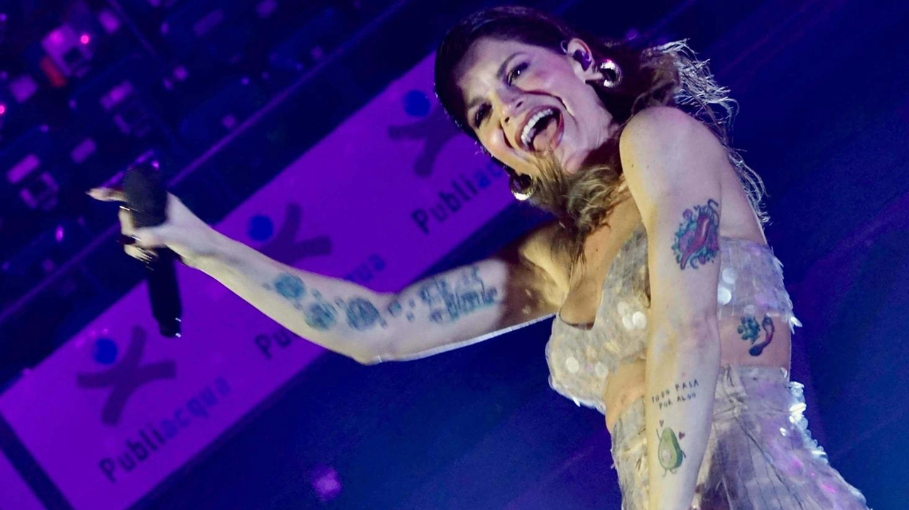 La cantante Alessandra Amoroso, protagonista a Villa Erba La cantante Alessandra Amoroso, protagonista a Villa Erba