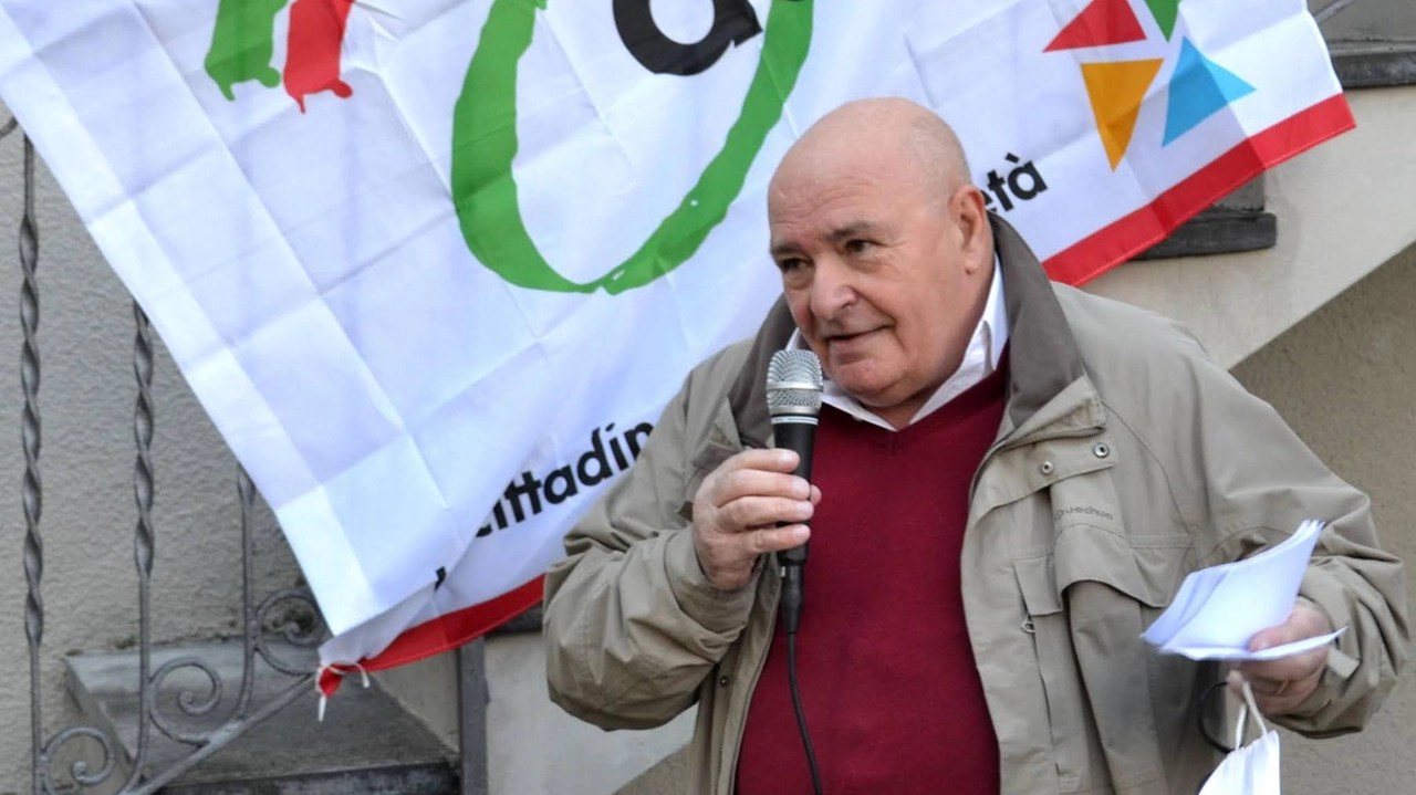 Claudio Dossi presidente dell’Auser Si stima siano almeno 4mila i lecchesi a rischio Per stare loro vicino quando spesso i familiari sono assenti ci sono i volontari