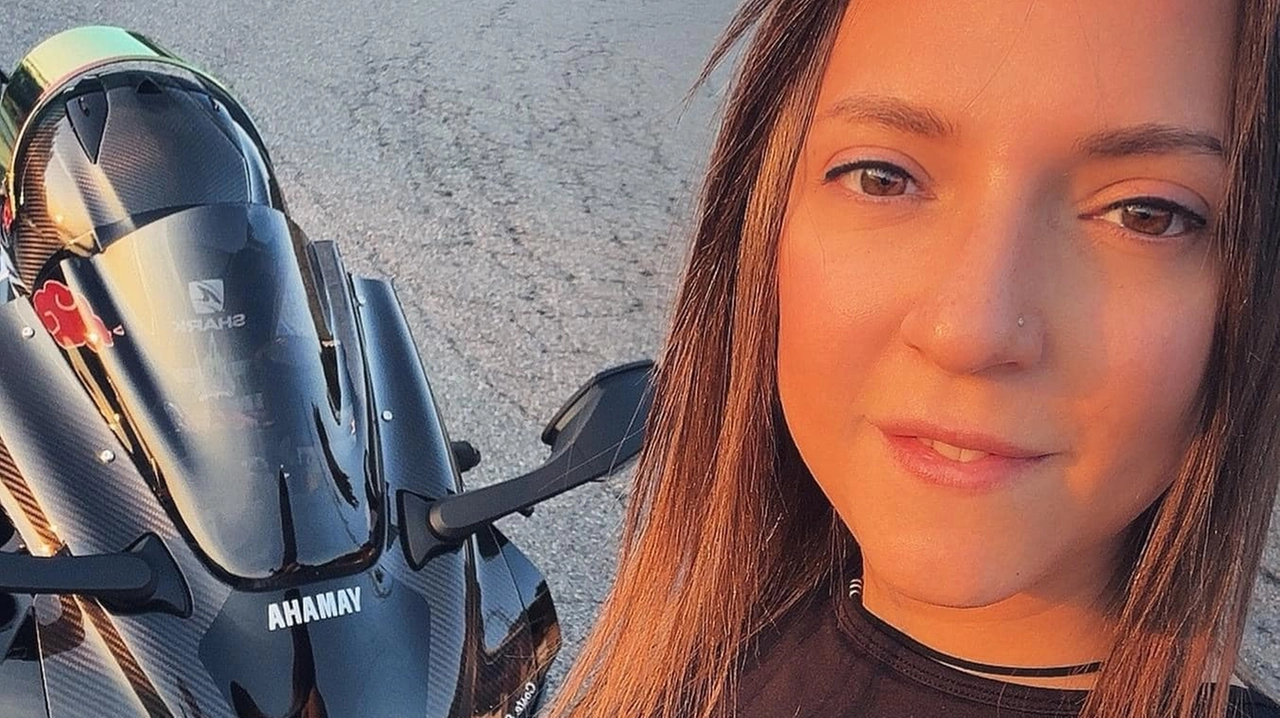 Claudia Cocchetti morta a 32 anni in un incidente in moto a Barghe, nel Bresciano (Foto profilo facebook) Claudia Cocchetti morta a 32 anni in un incidente in moto a Barghe, nel Bresciano (Foto profilo facebook)