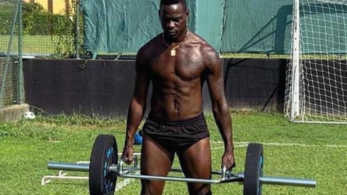 Mario Balotelli, 34 anni, ancora senza squadra dopo l’ultima esperienza in Turchia Mario Balotelli, 34 anni, ancora senza squadra dopo l’ultima esperienza in Turchia