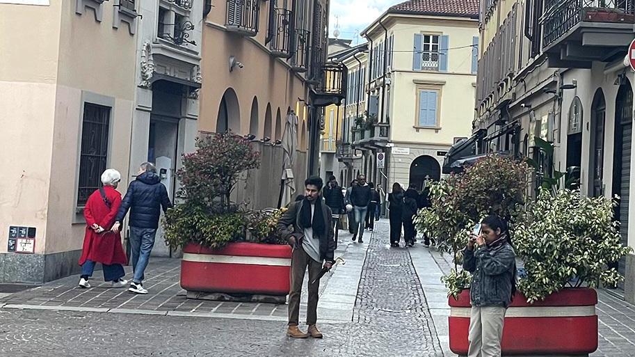 le fioriere della discordia protezioni antiterrorismo no solo ricettacolo di rifiuti da Ilgiorno.it le fioriere della discordia protezioni antiterrorismo no solo ricettacolo di rifiuti