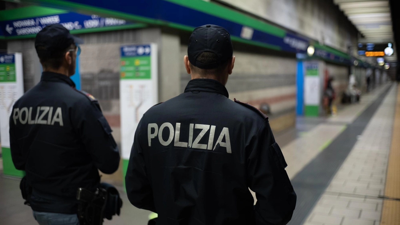 L'arresto a seguito di un controllo di polizia (foto di repertorio) L'arresto a seguito di un controllo di polizia (foto di repertorio)