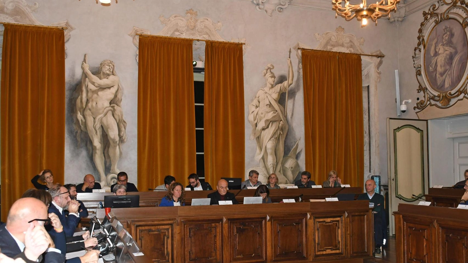 Sette consiglieri comunali di Pavia si sono dichiarati incompatibili con interventi del Pgt. La delibera verrà portata in Consiglio il 4 aprile. La discussione sul Pgt dovrà avvenire entro il 25 aprile.