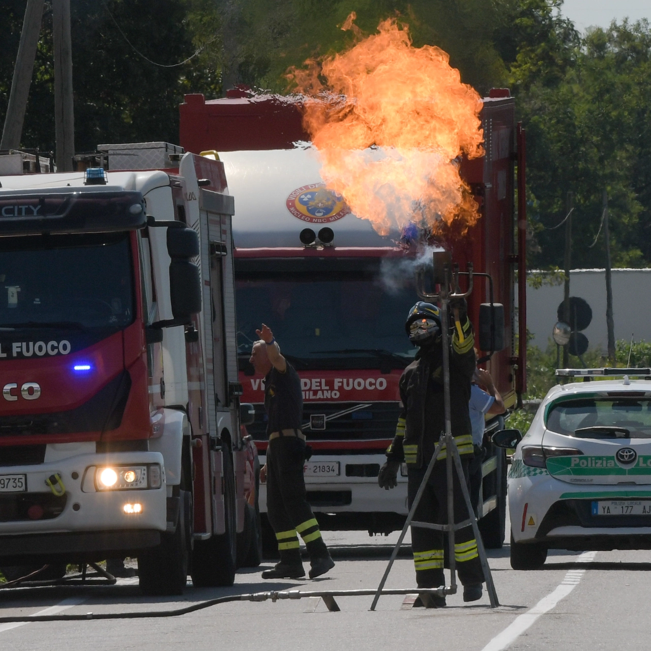 COLTURANO - INCENDIO DISTRIBUTORE GPL